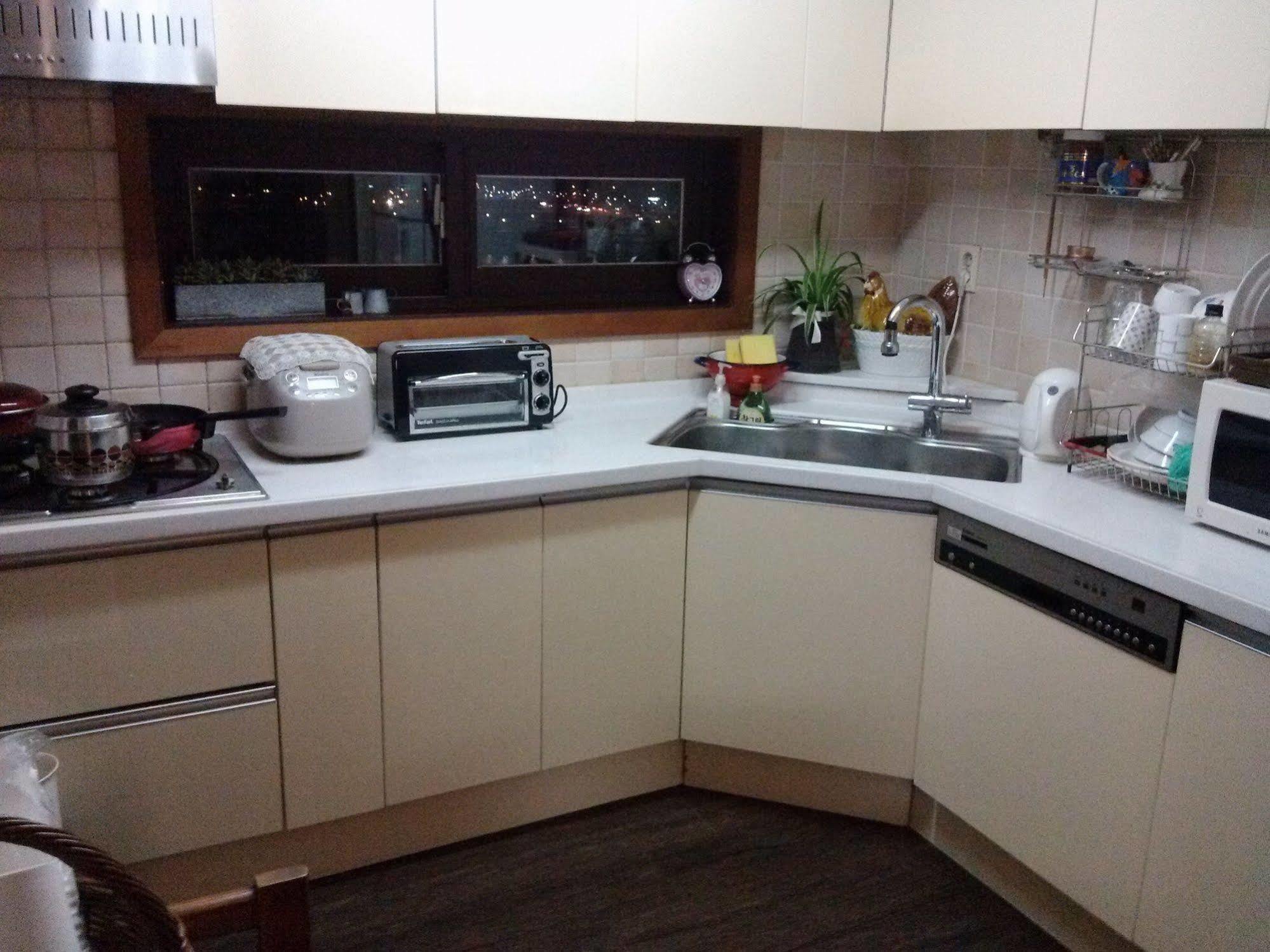 K Star Road Guesthouse - Hostel Σεούλ Εξωτερικό φωτογραφία