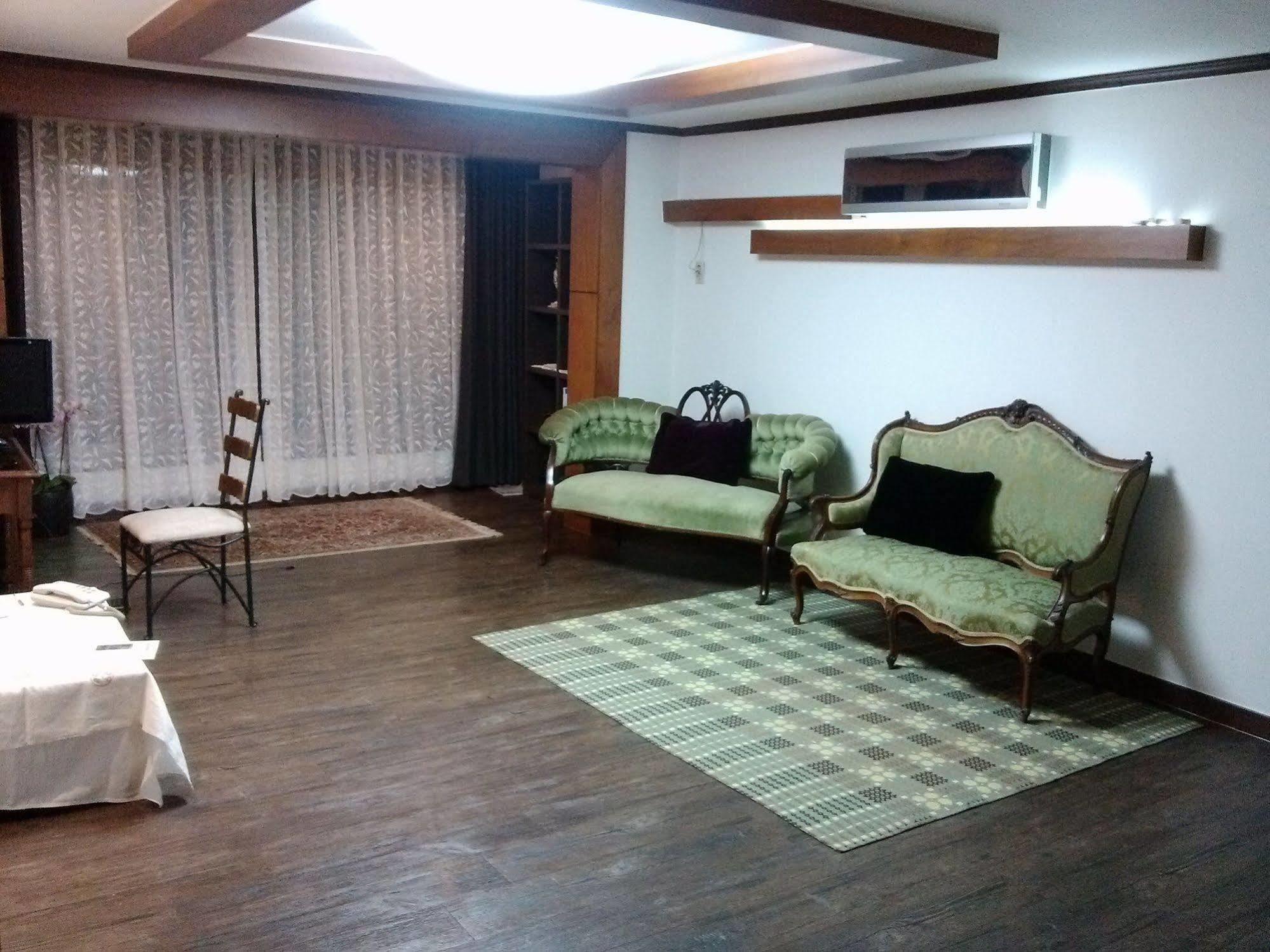 K Star Road Guesthouse - Hostel Σεούλ Εξωτερικό φωτογραφία